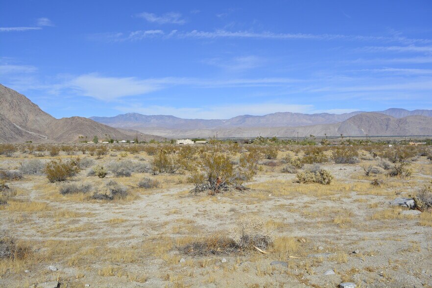 2490 Hoberg Rd, Borrego Springs, CA à vendre - Photo du bâtiment - Image 2 de 4