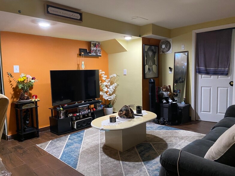 63 Titus Ave, Staten Island, NY for sale - Building Photo - Image 3 of 18