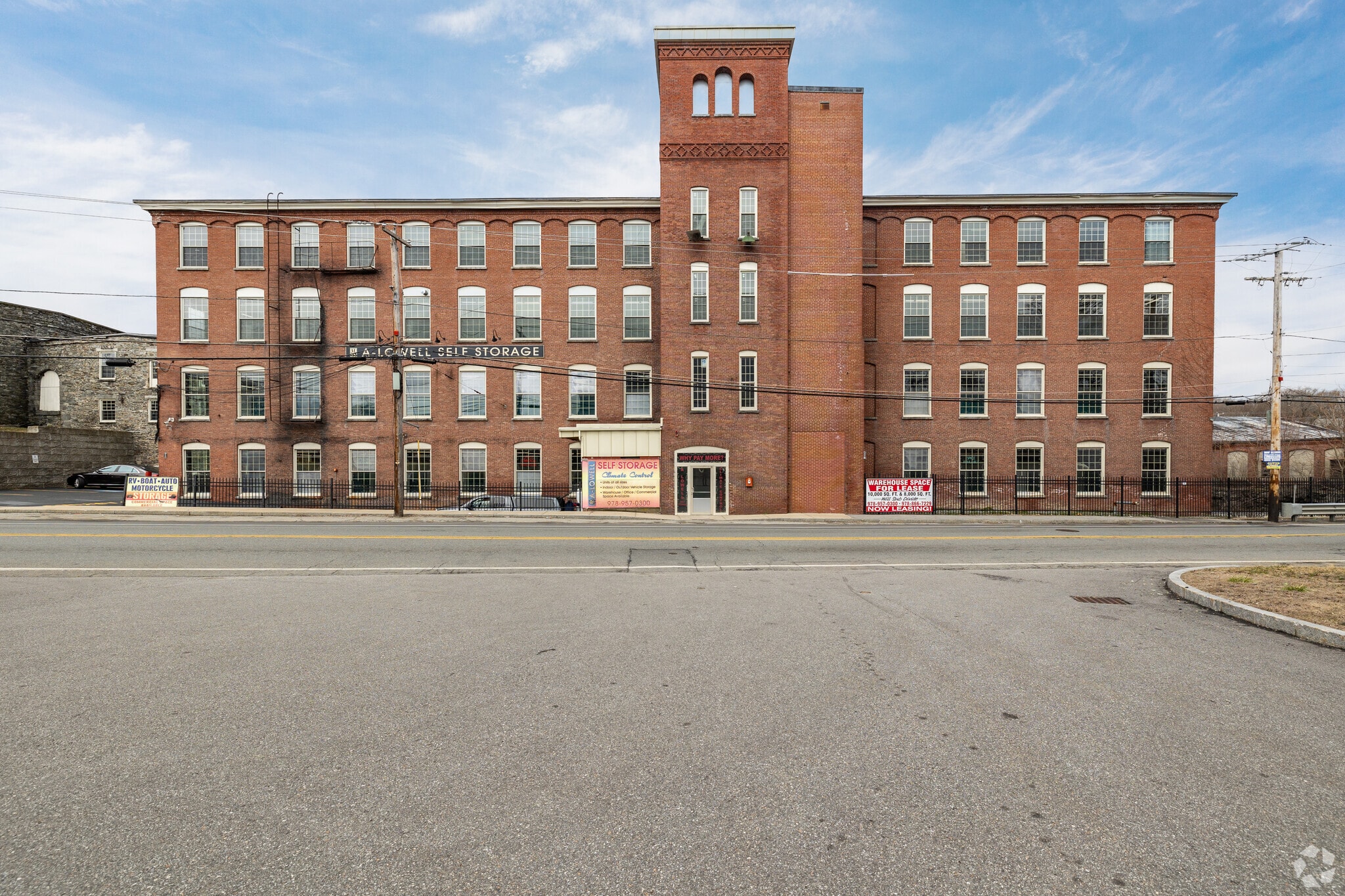 100 Pleasant St, Dracut, MA for lease Primary Photo- Image 1 of 37