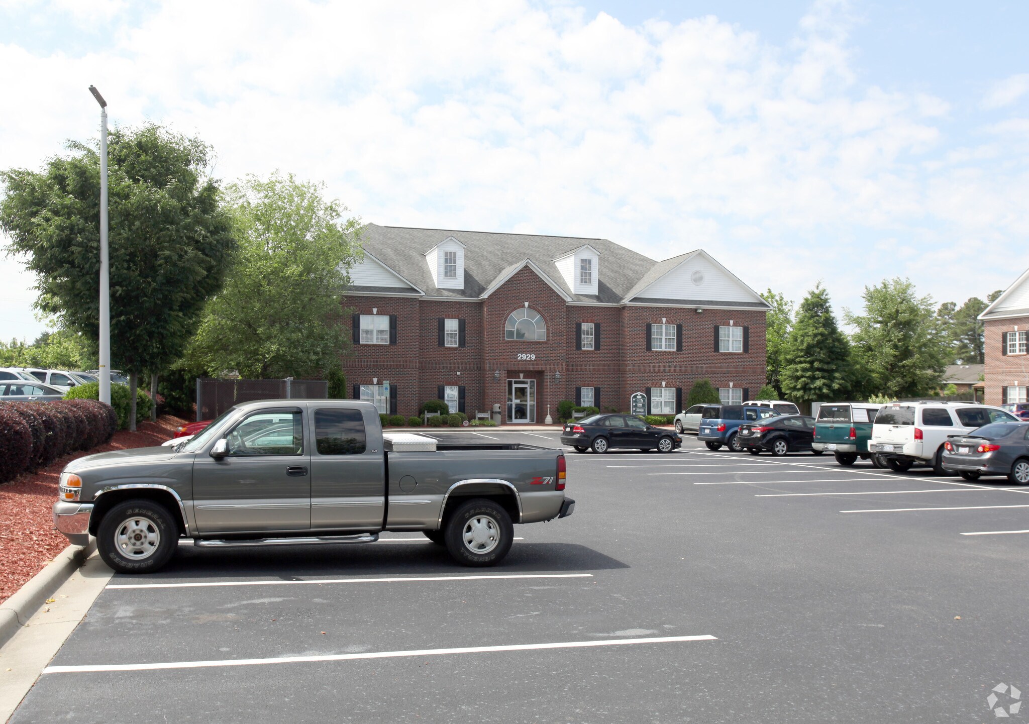 2929 Breezewood Ave, Fayetteville, NC à vendre Photo principale- Image 1 de 13