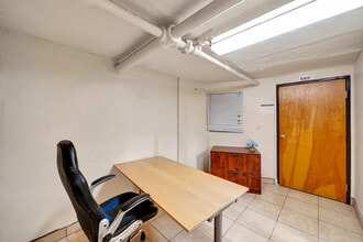 6358-6360 Van Nuys Blvd, Van Nuys, CA for lease Interior Photo- Image 2 of 7