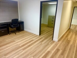 187 E Wilbur Rd, Thousand Oaks, CA for lease Interior Photo- Image 1 of 4