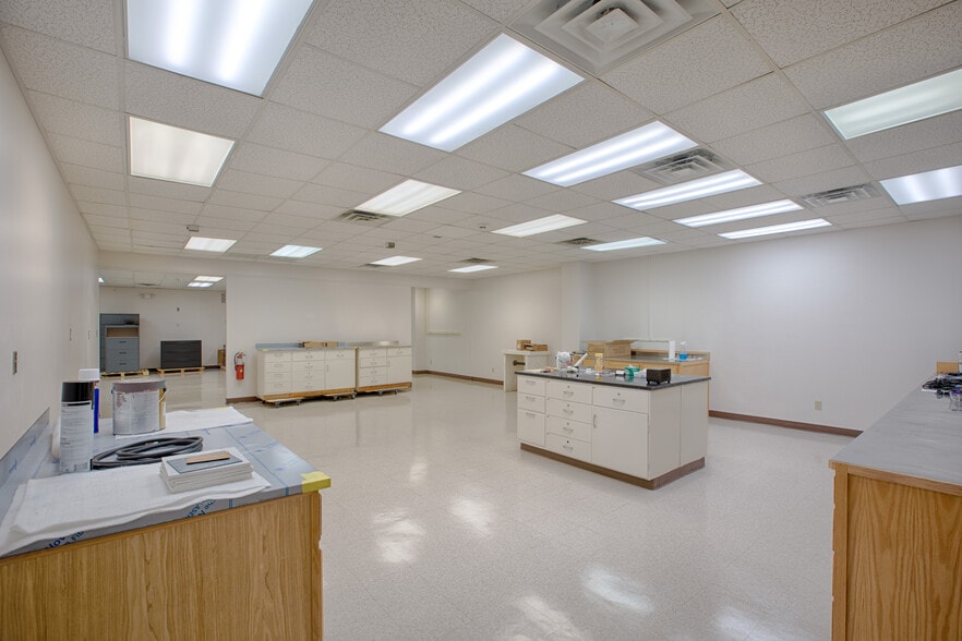273-275 Midway Ln, Oak Ridge, TN for lease - Building Photo - Image 3 of 16
