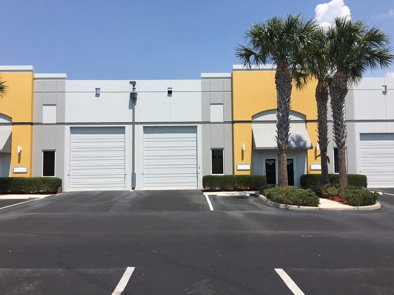 12960 Commerce Lakes Dr, Fort Myers, FL à louer - Photo du bâtiment - Image 3 de 17