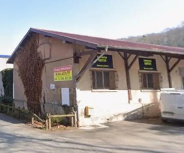 Flex in Neuville-sur-Saône for lease - Building Photo - Image 2 of 9
