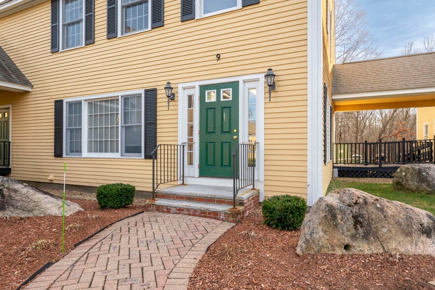 360 State Route 101, Bedford, NH à vendre - Photo du bâtiment - Image 2 de 26