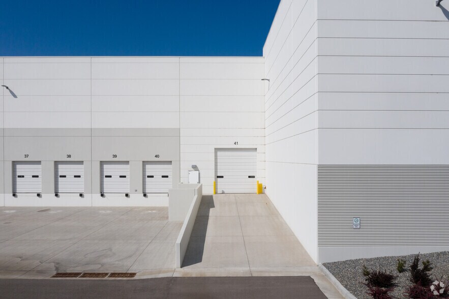 6050 Washington St, Denver, CO for lease - Building Photo - Image 3 of 10