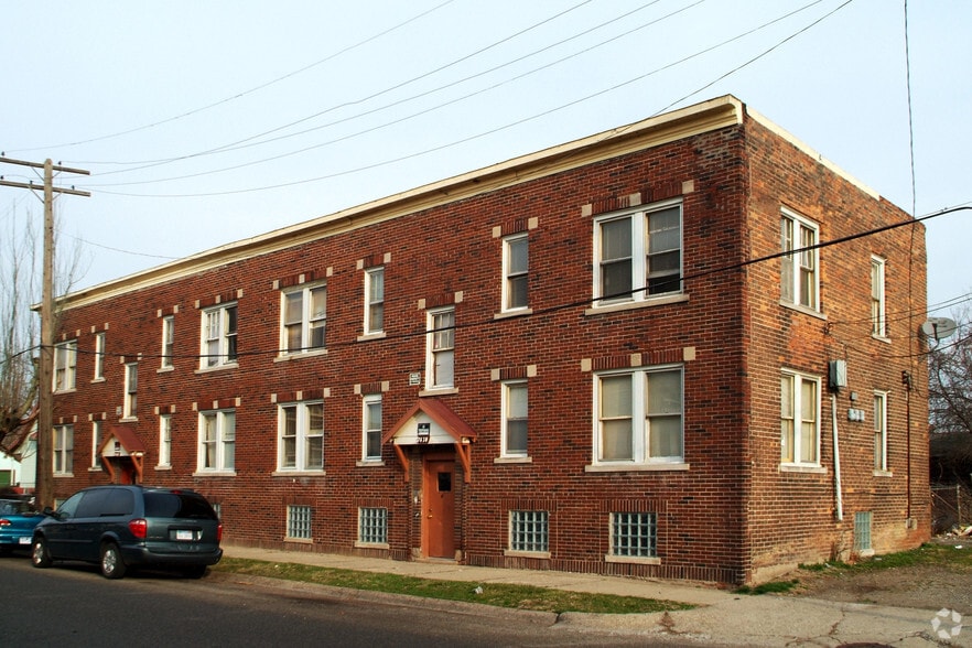 7430 Alaska St, Detroit, MI for sale - Building Photo - Image 3 of 28