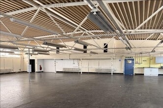 221 Hordern Rd, Wolverhampton for lease Interior Photo- Image 1 of 4