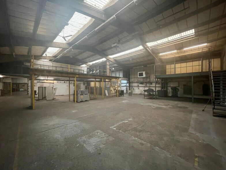 4 Station Road West, Aldershot à vendre - Photo du bâtiment - Image 2 de 3