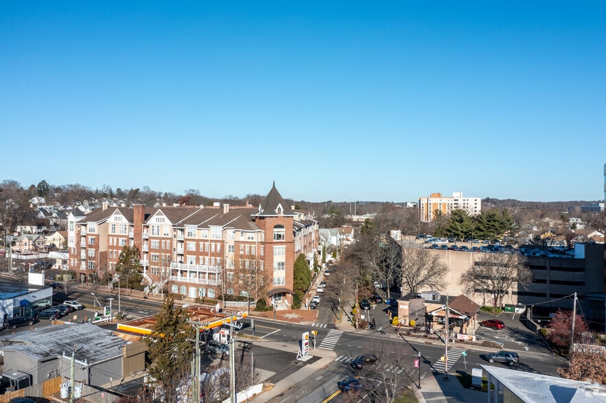 35 W Broad St, Stamford, CT for sale - Aerial - Image 2 of 12