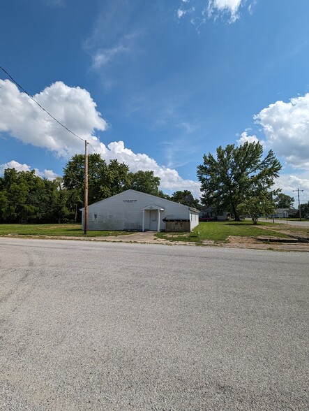 208 Main St, Panama, IL for sale - Primary Photo - Image 1 of 1