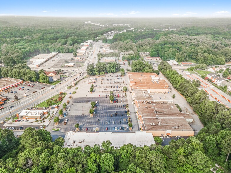 4155 Lawrenceville Hwy, Lilburn, GA à louer - Photo du bâtiment - Image 2 de 12