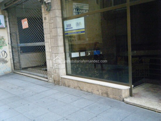 Commerce de détail dans Cáceres, Cáceres à vendre - Photo du bâtiment - Image 1 de 7