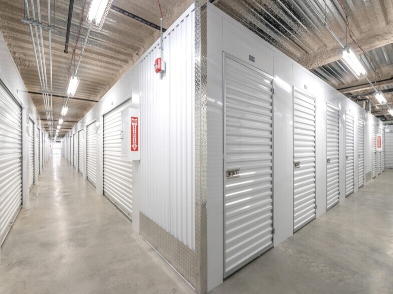 1240 Mount Olivet Rd NE, Washington, DC à vendre - Photo intérieure - Image 3 de 4