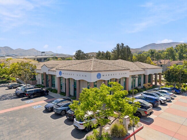 Plus de détails pour 815 Camarillo Springs Rd, Camarillo, CA - Bureau à vendre