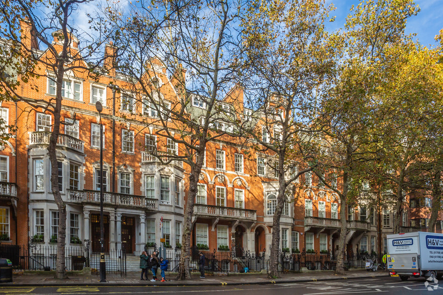 130-132 Buckingham Palace Rd, London à louer - Photo du bâtiment - Image 2 de 4