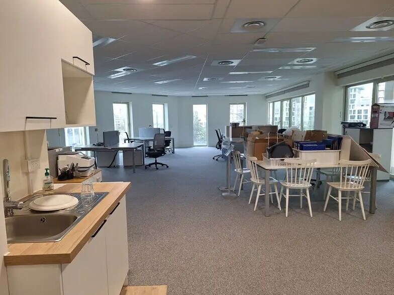 Office in Bordeaux for lease - Building Photo - Image 3 of 8