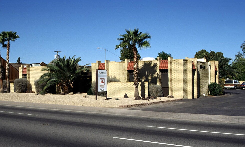 3040 E Cactus Rd, Phoenix, AZ à louer - Autre - Image 3 de 4