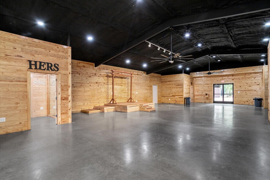 2508 US-69, Lufkin, TX à vendre - Photo du bâtiment - Image 3 de 75