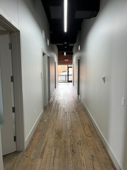 208 S Johnson St, McKinney, TX à louer - Photo intérieure - Image 3 de 8