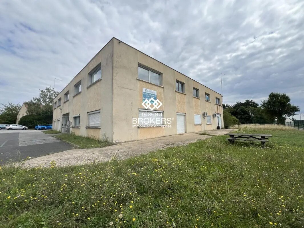 Commerce de détail dans Gometz-la-Ville à louer Photo du bâtiment- Image 1 de 22