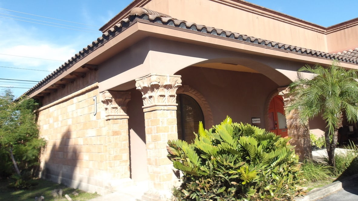 1906 E Tyler Ave, Harlingen, TX 78550 - Unité J -  - Photo intérieure - Image 1 of 16