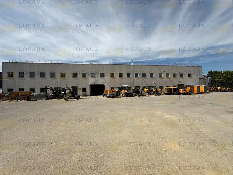 Flex in Roissy-en-France for lease Primary Photo- Image 1 of 7