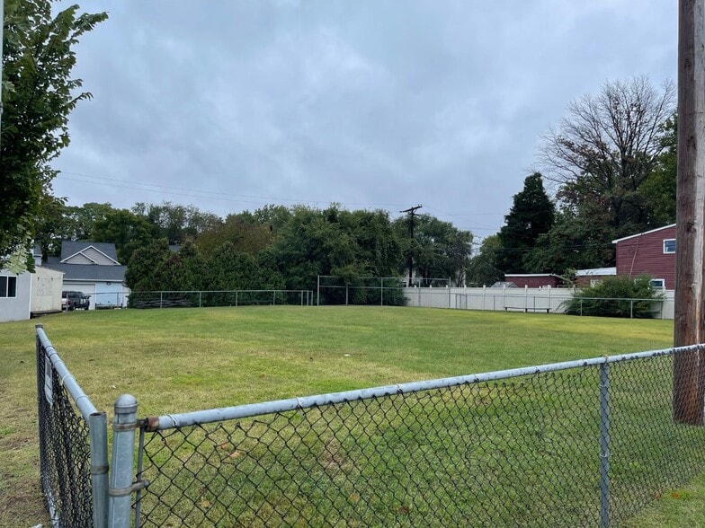 7379 E Furnace Branch Rd, Glen Burnie, MD for sale - Building Photo - Image 2 of 8