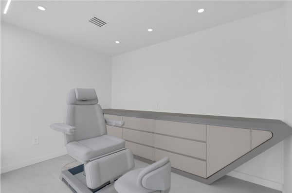909 NE 163rd St, North Miami Beach, FL for sale - Interior Photo - Image 3 of 24