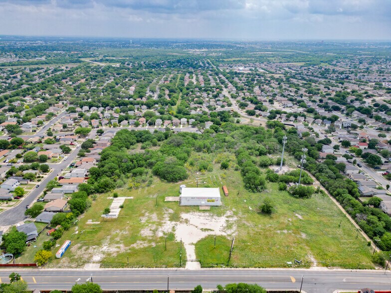 2948 Pue Rd, San Antonio, TX à vendre - Photo du bâtiment - Image 3 de 7
