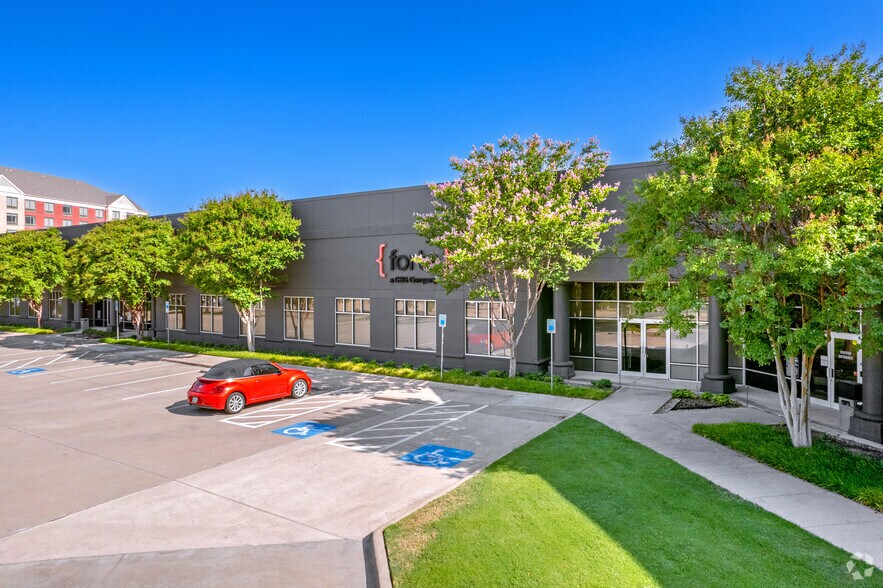 500 W Bethany Dr, Allen, TX à louer - Photo du bâtiment - Image 3 de 9