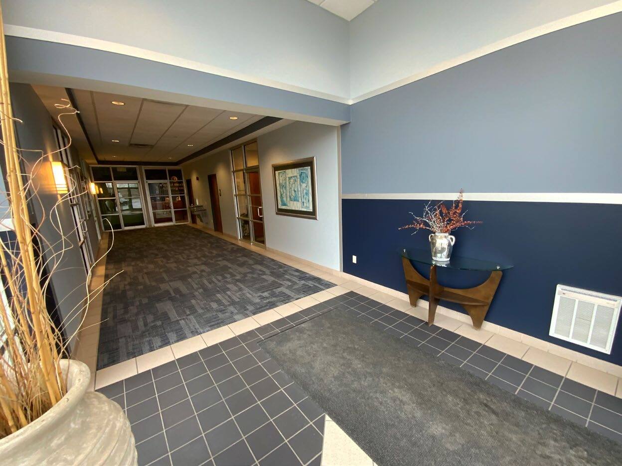 2912 Marketplace Dr, Fitchburg, WI à louer Hall d’entrée- Image 1 de 9