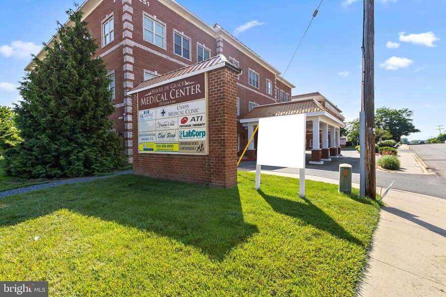 251 Lewis Ln, Havre De Grace, MD à vendre - Photo du bâtiment - Image 3 de 42