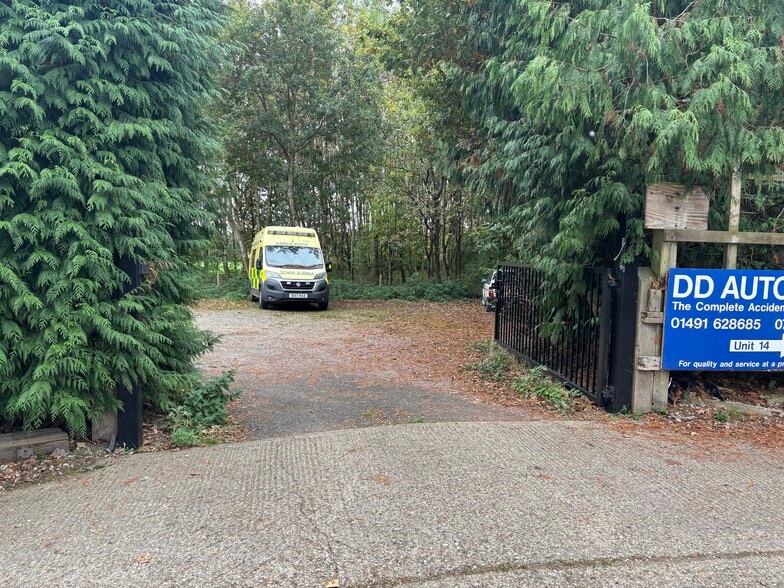 Greys Green, Rotherfield Greys for lease - Building Photo - Image 2 of 3