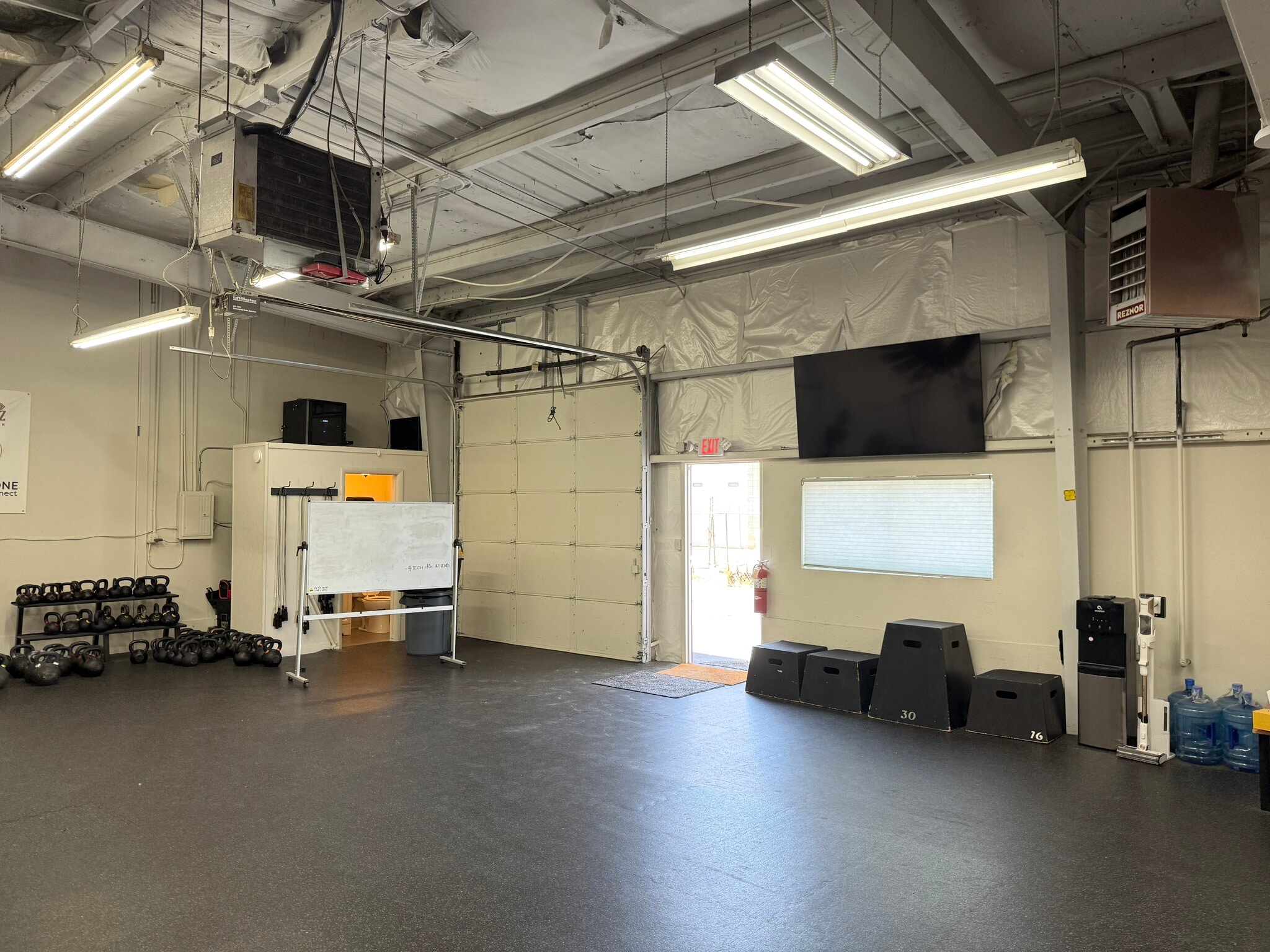 224 W Plymouth Ave, South Salt Lake, UT for lease Interior Photo- Image 1 of 5