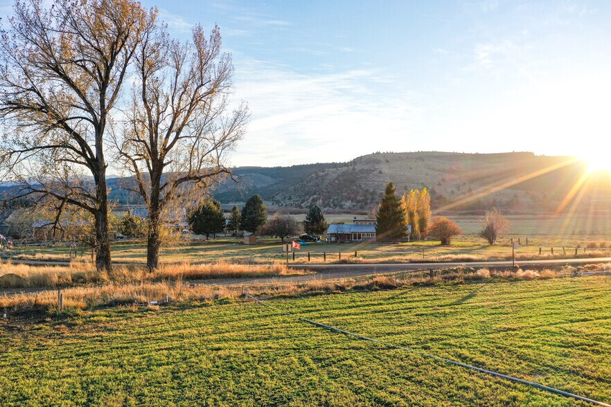 28000 SE Paulina Hwy, Prineville, OR à vendre - Photo du bâtiment - Image 2 de 50