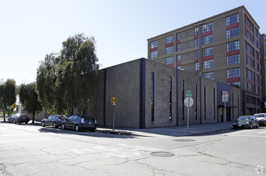105 2nd St, Oakland, CA à louer - Photo du bâtiment - Image 1 de 3