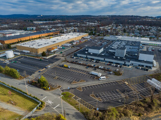 Paved Lot - Épicerie