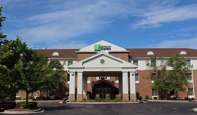 More details for 2595 Bunker Hill Dr, Algonquin, IL - Hospitality for Sale