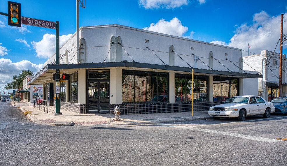 1941-1947 N New Braunfels Ave, San Antonio, TX for lease - Building Photo - Image 2 of 12