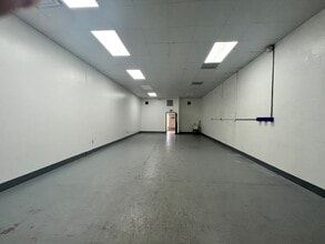 4530-4534 NE 11th Ave, Oakland Park, FL for lease Interior Photo- Image 2 of 4