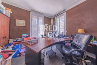 4 Avenue Percier, Paris for lease Interior Photo- Image 2 of 3