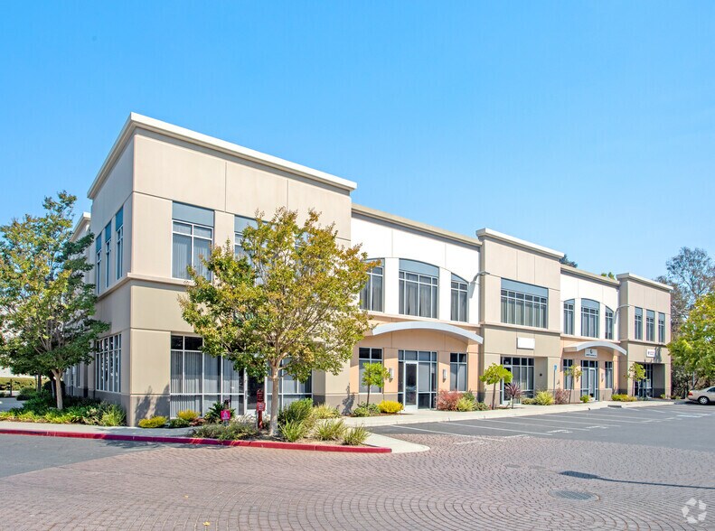354-372 Fairview Way, Milpitas, CA for lease - Building Photo - Image 1 of 16