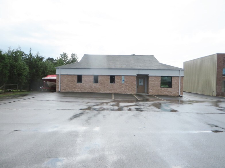 4357 N Highway 16, Denver, NC for lease - Building Photo - Image 2 of 17