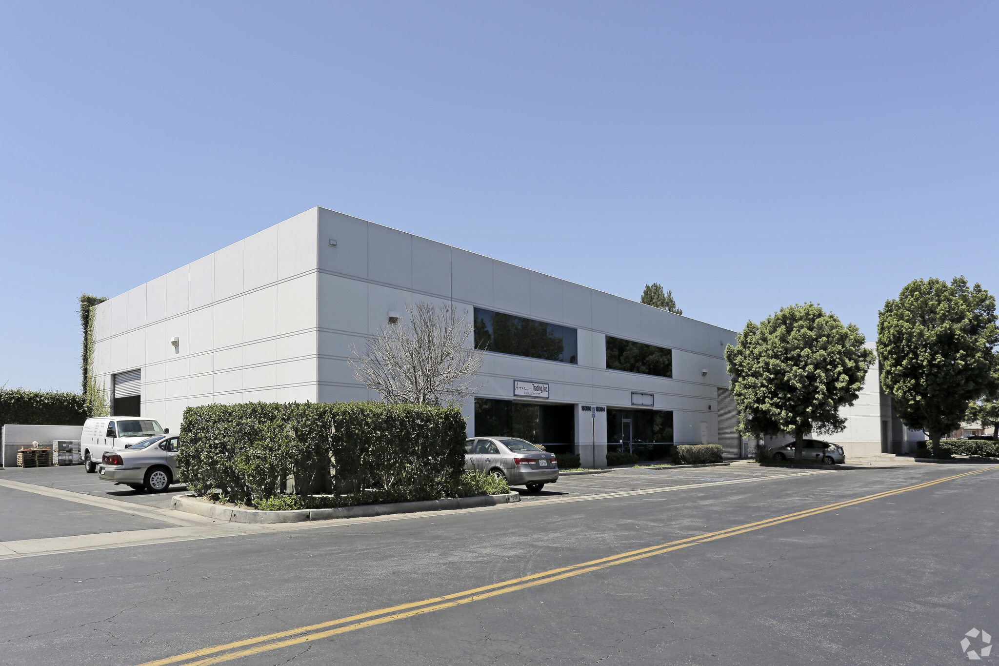 16390-16400 Downey Ave, Paramount, CA for sale Primary Photo- Image 1 of 1