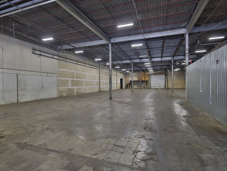 8435-8505 Boul Parent, Trois-Rivières, QC for lease - Interior Photo - Image 3 of 5