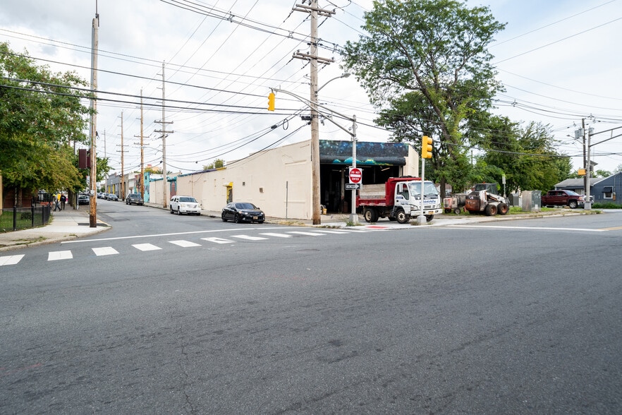 1 Ocean Ave, Jersey City, NJ for lease - Building Photo - Image 3 of 29