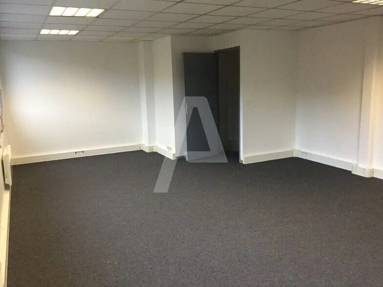 Flex dans Émerainville à louer - Photo intérieure - Image 2 de 5