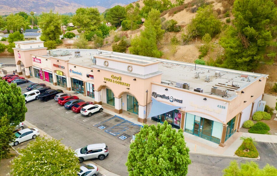 4235 University Pky, San Bernardino, CA à vendre - Photo principale - Image 1 de 10